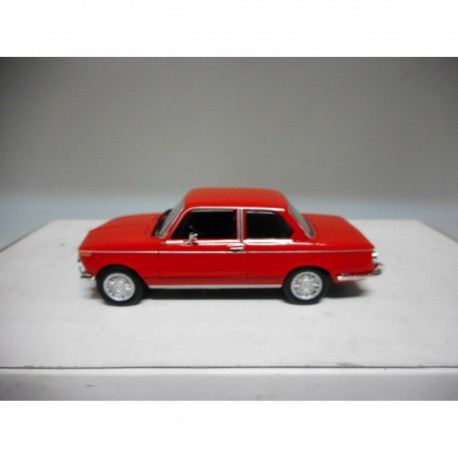 BMW 1602 RED POLONIA CARS DeAGOSTINI IXO 1:43