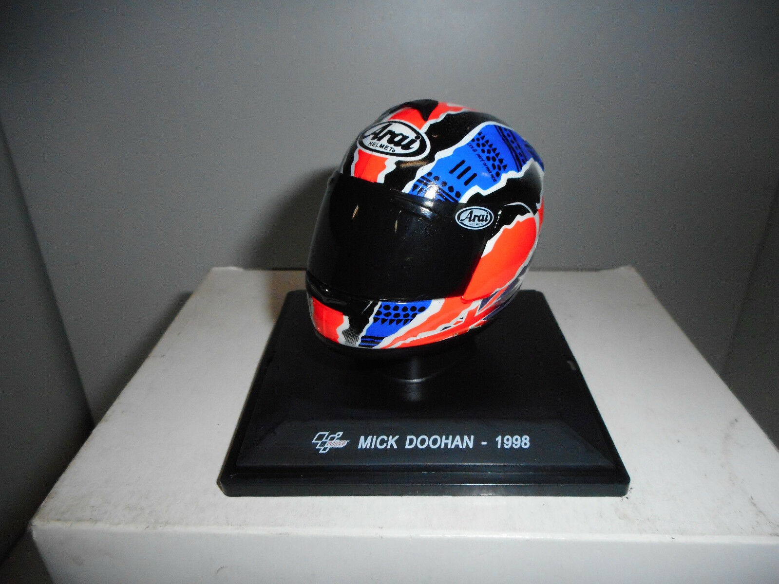 CGP 05 MICK DOOHAN 1998 WINNER MOTO BIKE GP COLLECTION HELMETS ALTAYA IXO  1/5 - BCN STOCK CARS
