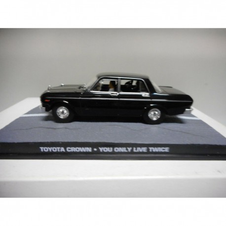 TOYOTA CROWN (S40) + FIGURA YOU ONLY LIVE...007 JAMES BOND 1:43 EAGLEMOSS IXO