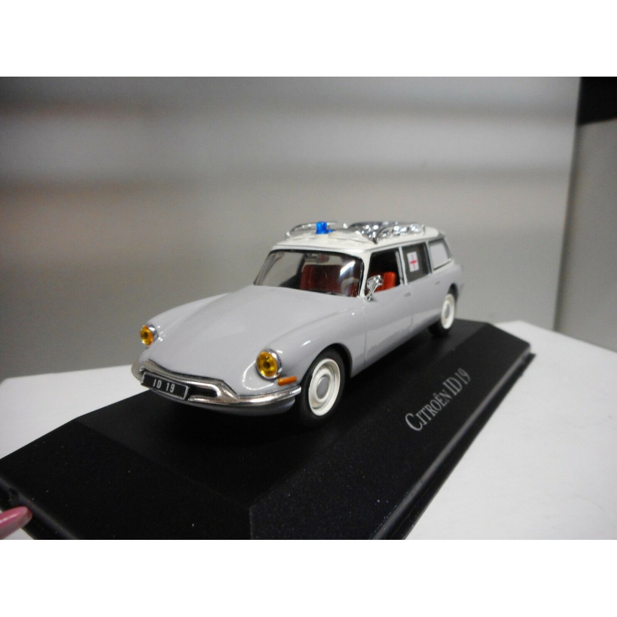 CITROEN ID 19 AMBULANCE ATLAS IXO 1:43 - BCN STOCK CARS