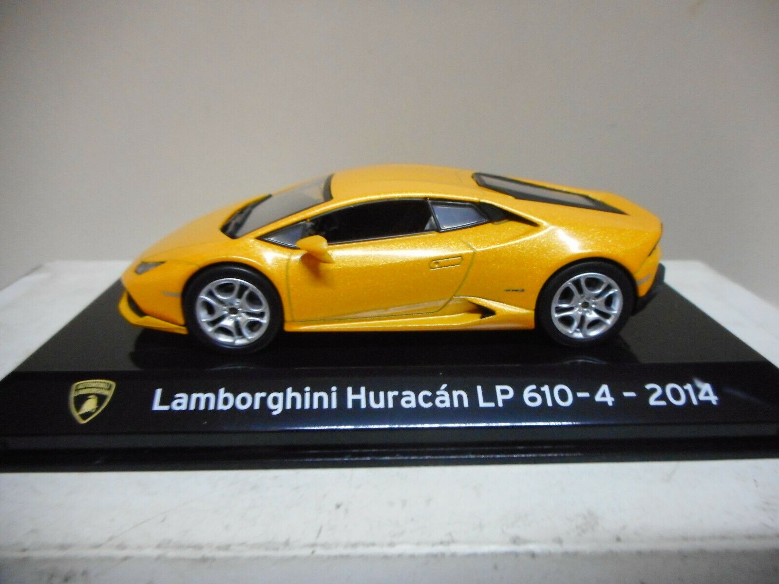 LAMBORGHINI HURACAN 2014 LP 610-4 YELLOW SUPERCARS 1:43 SALVAT IXO