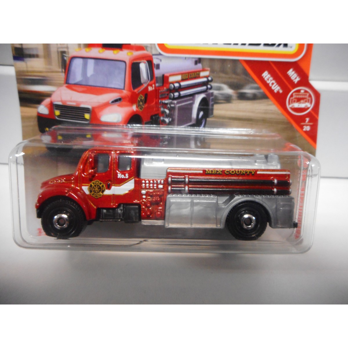 FREIGHTLINER M2 FIRE ENGINE RED, GREEN MATCHBOX - BCN STOCK CARS