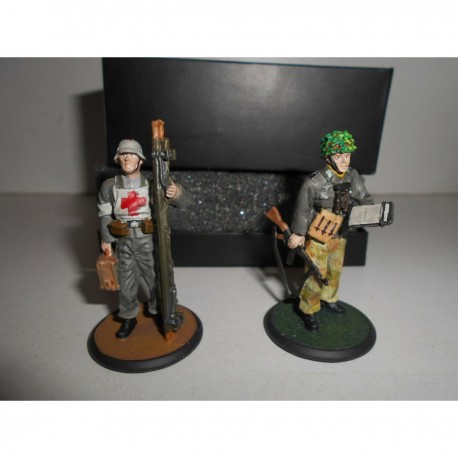 FIGURES GER 131 SANITATOBERSOLDAT + UNTEROFFIZIER WW 2 1:32 ATLAS LEAD SOLDIER