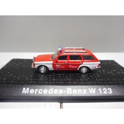 MERCEDES-BENZ W123 FAMILIAR FIRE/POMPIERS/BOMBEROS 1:72 DeAGOSTINI IXO