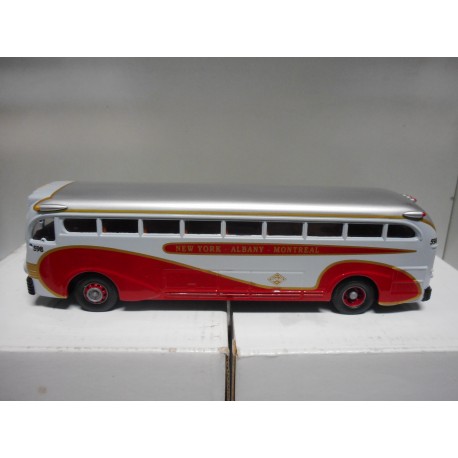 YELLOW COACH 743 BUS CHAMPLAIN CORGI 1:50