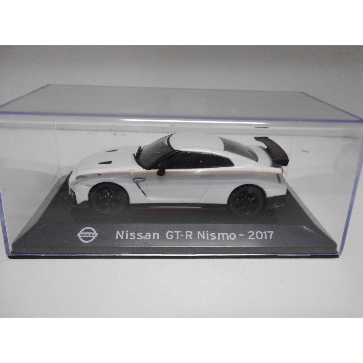 NISSAN GT-R NISMO 2017 WHITE 1:43 SUPERCARS SALVAT IXO - BCN STOCK