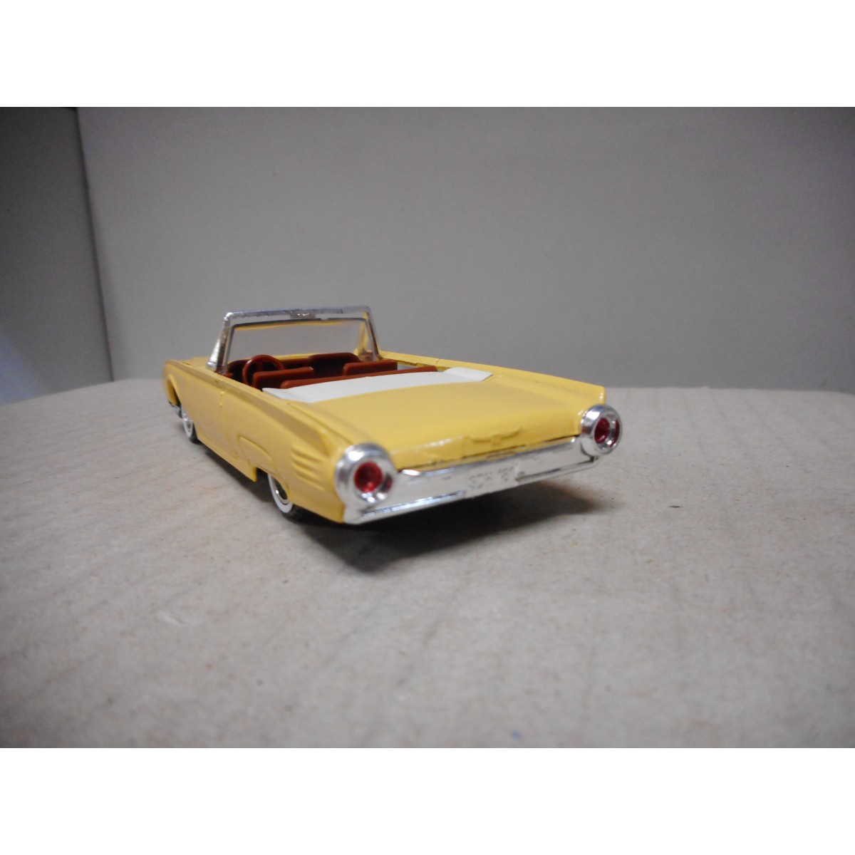 FORD THUNDERBIRD 1961 SOLIDO 1:43 USADO/NO CAJA/VER FOTOS - BCN