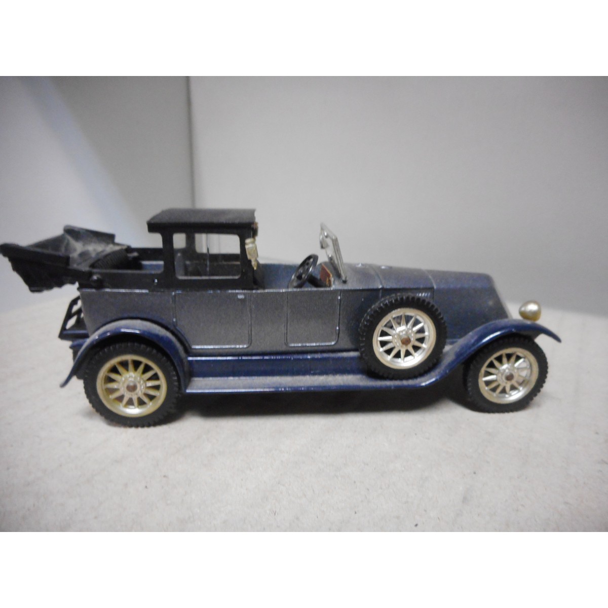 Miniature Solido 1/43 - Renault 40 CV De 1926, Couleur Verte - état Très Correct