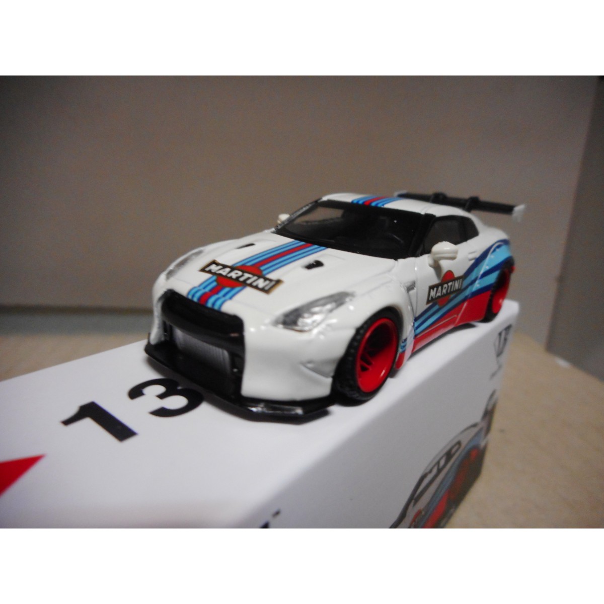 NISSAN GTR R35 MARTINI RACING MINI GT TSM133 164 BCN STOCK CARS