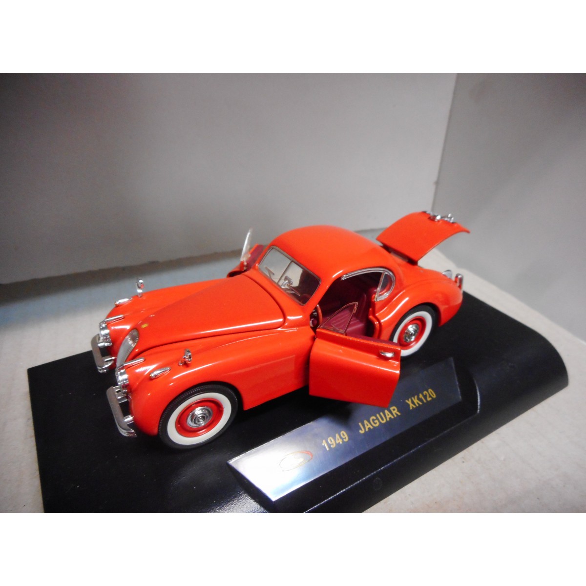 JAGUAR XK120 1949 SIGNATURE MODELS 1:32 - BCN STOCK CARS