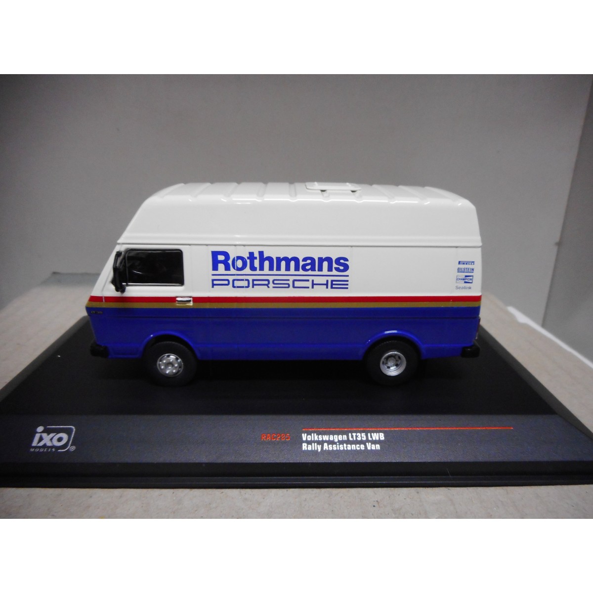 Miniature IXO 1/43, Volkswagen LT Rallye Assistance Rothmans-Porsche, Neuve En Boîte