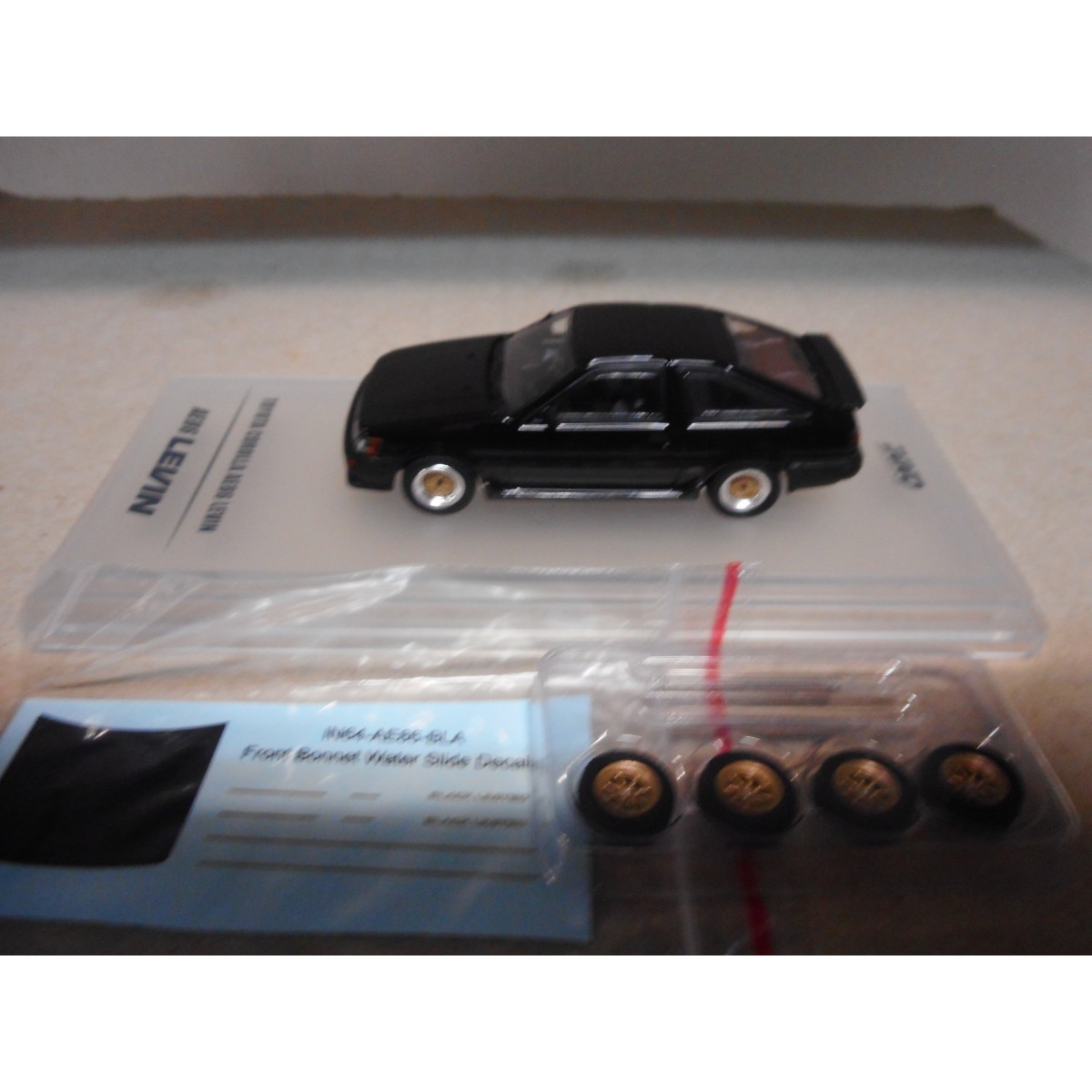 TOYOTA COROLLA AE86 LEVIN BLACK 1:64 INNO64 - BCN STOCK CARS