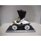 FORD MODEL A IN WHITE VINTAGE CAR 1:32