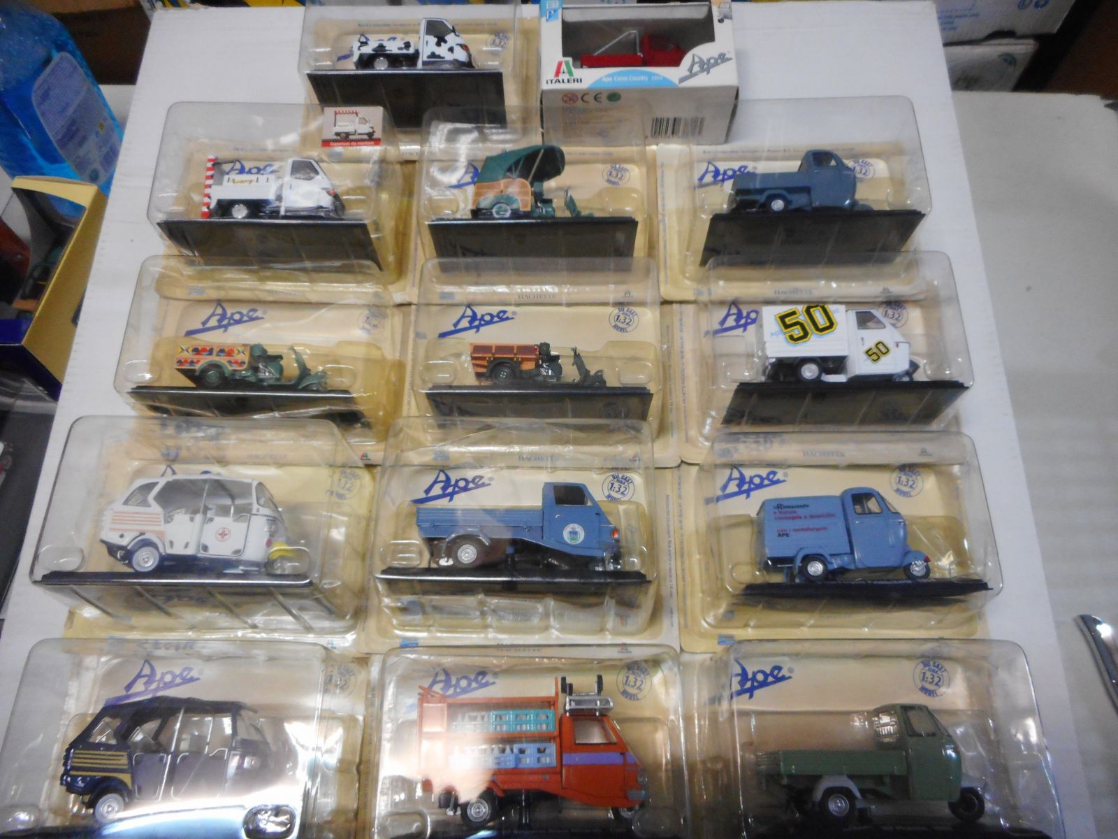 Italeri Vespa Piaggio Ape A125 Cassoncino Chiuso 1948 – Blaues Modellauto Im Maßstab 1/32
