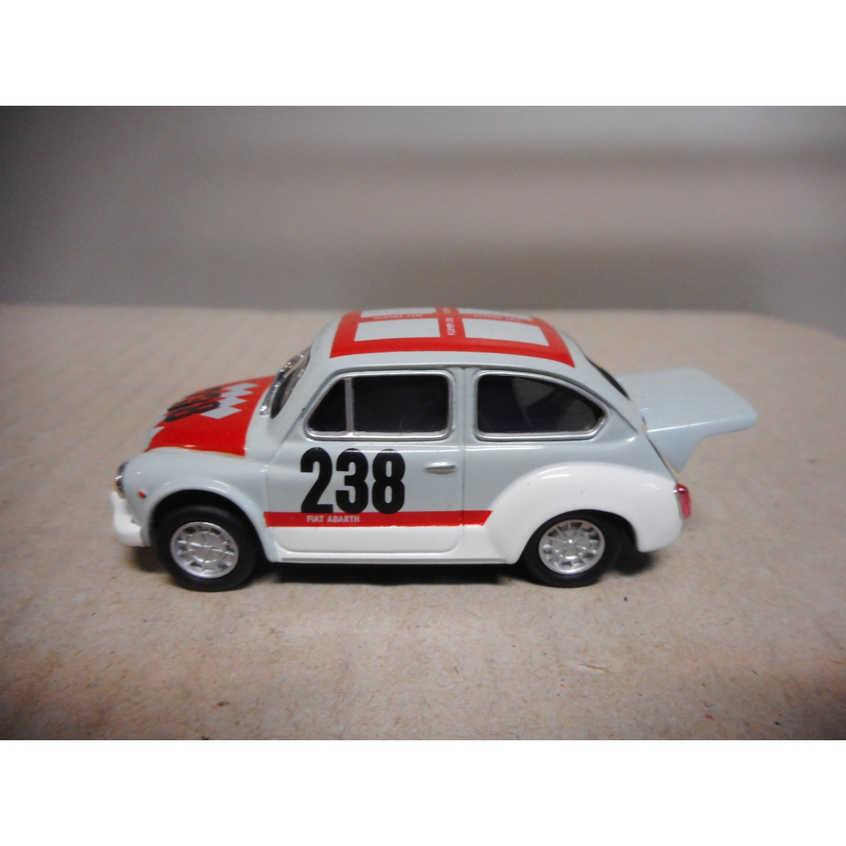 Miniature Fiat Abarth 1961 - Modèle Solido 1:43 En Métal, Rouge - Prototype De Compétition
