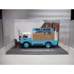 OM LEONCINO PORTABOTTIGLIE ESCOGER/CHOOSE/CHOISIR 1:43 EAGLEMOSS IXO