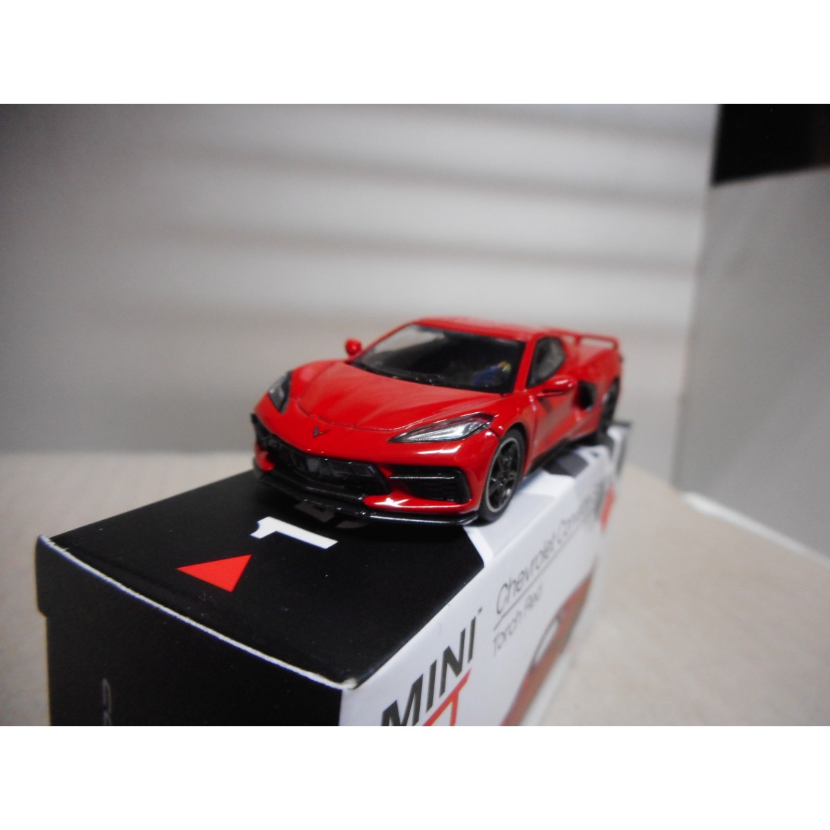 CHEVROLET CORVETTE STINGRAY RED MINI GT TSM150 1:64 - BCN STOCK CARS