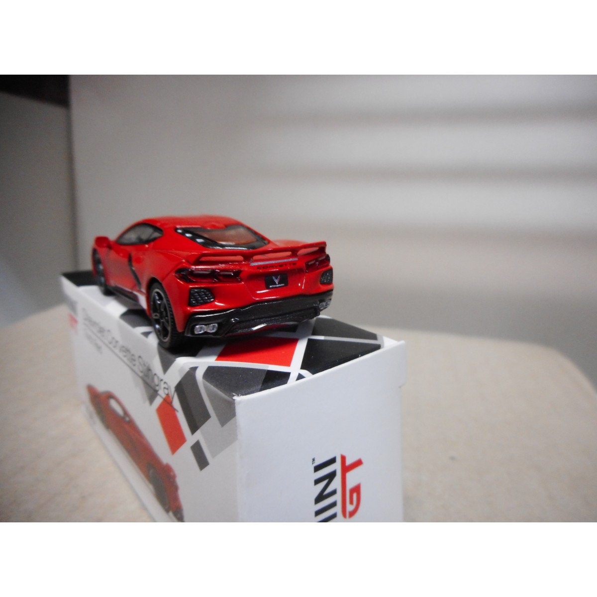 CHEVROLET CORVETTE STINGRAY RED 1:64 MINI GT - BCN STOCK CARS