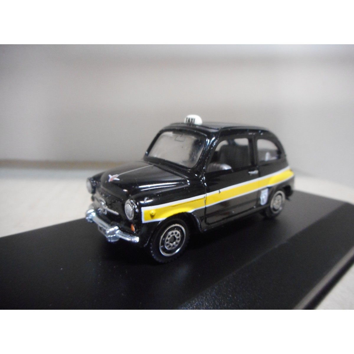 Seat 600 Escala 1/43