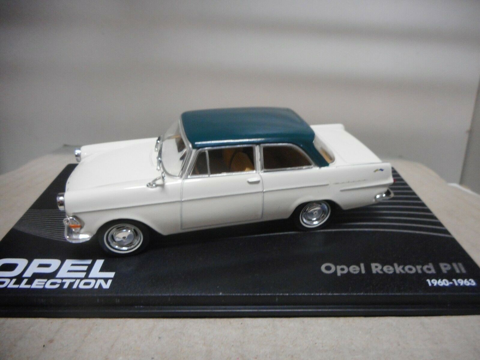OPEL REKORD P2 1960-63 1:43 EAGLEMOSS IXO - BCN STOCK CARS