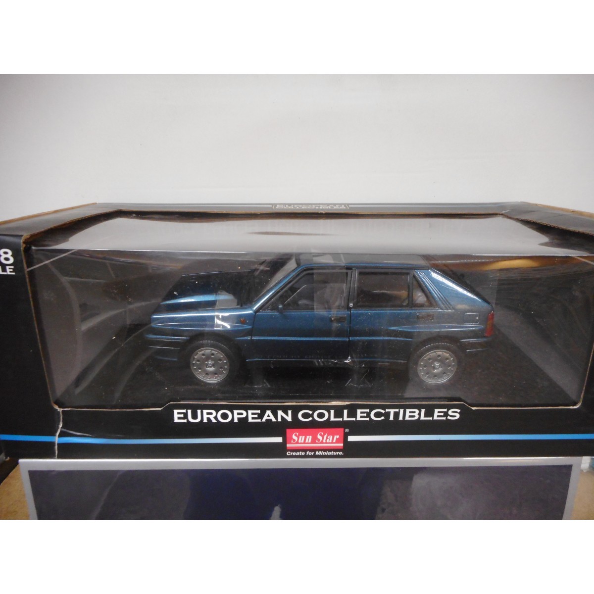 Maquette Sunstar 1/18 Lancia Delta Integrale 16V, Version Nuit, Safari Rally
