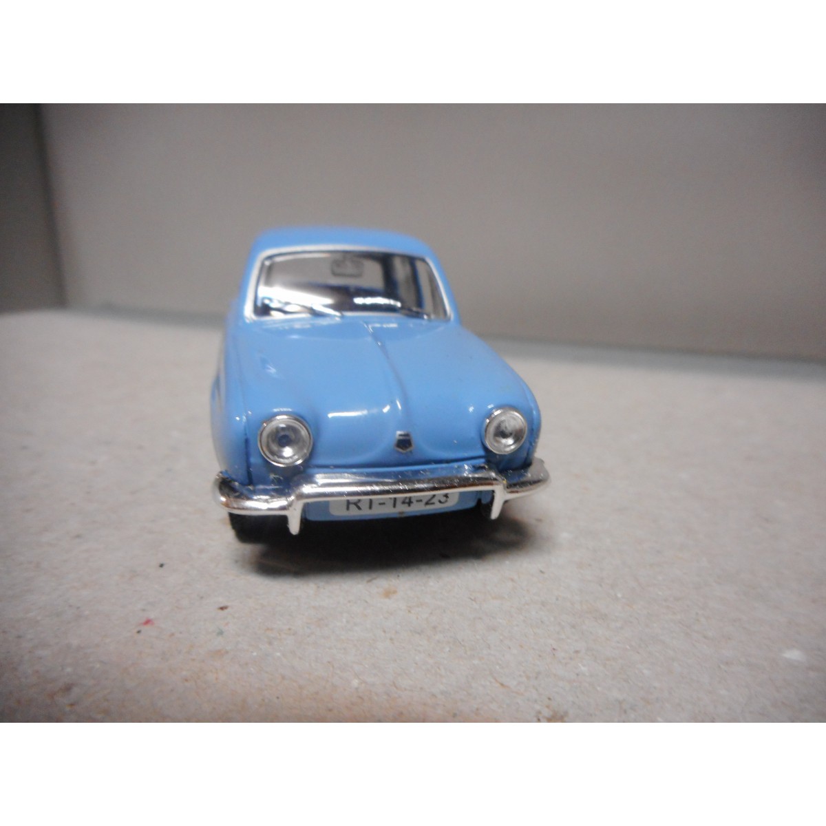 RENAULT DAUPHINE BLEU CIEL 143 DeAGOSTINI IXO BCN STOCK CARS