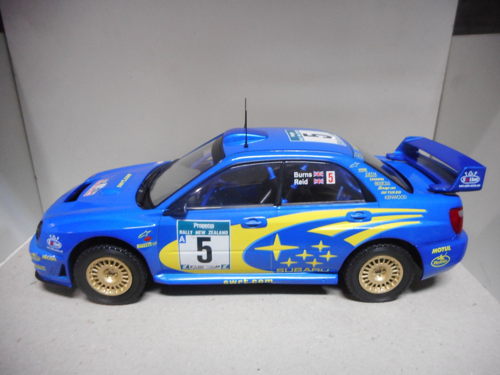 SUBARU IMPREZA WRC RALLY NEW ZEALAND 2001 R.BURNS 1:18 ALTAYA IXO