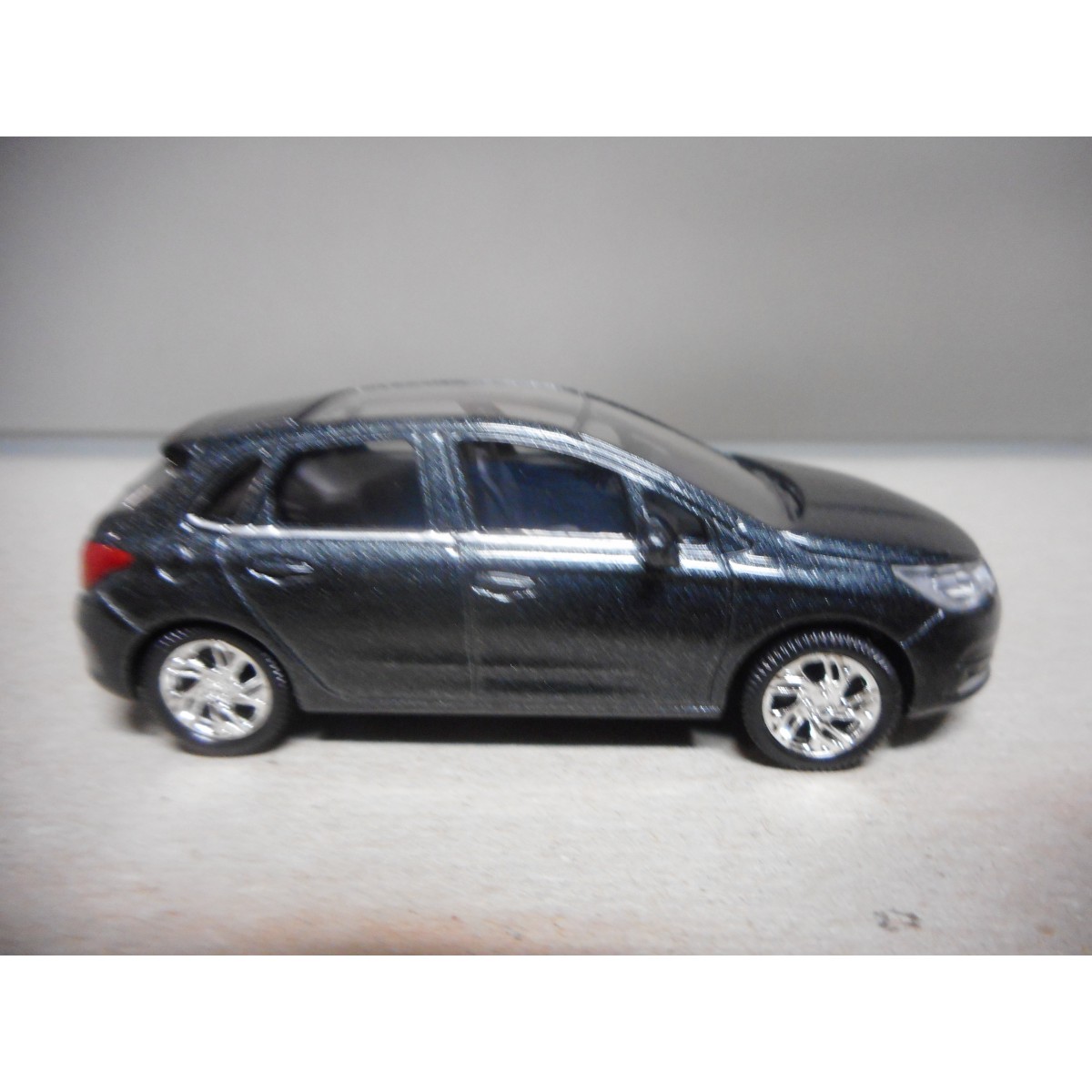 Miniature Norev Citroën C4 2015 - Échelle 1:43 - Rouge - Neuf Sous Boîte