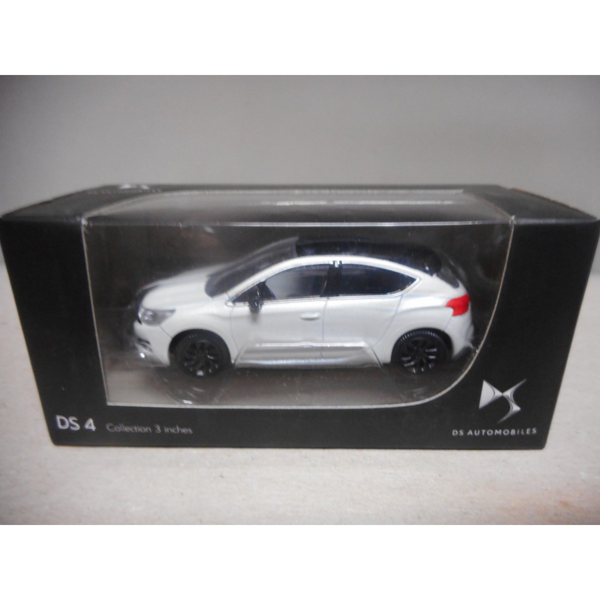 Citroën DS4 2011 Rouge Babylone 1/43