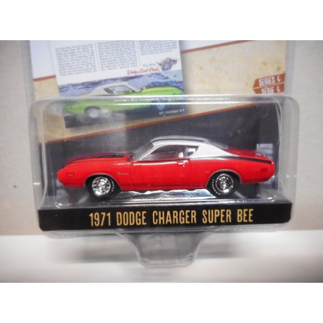 DODGE CHARGER SUPER BEE 1971 VINTAGE AD CARS 1:64 GREENLIGHT