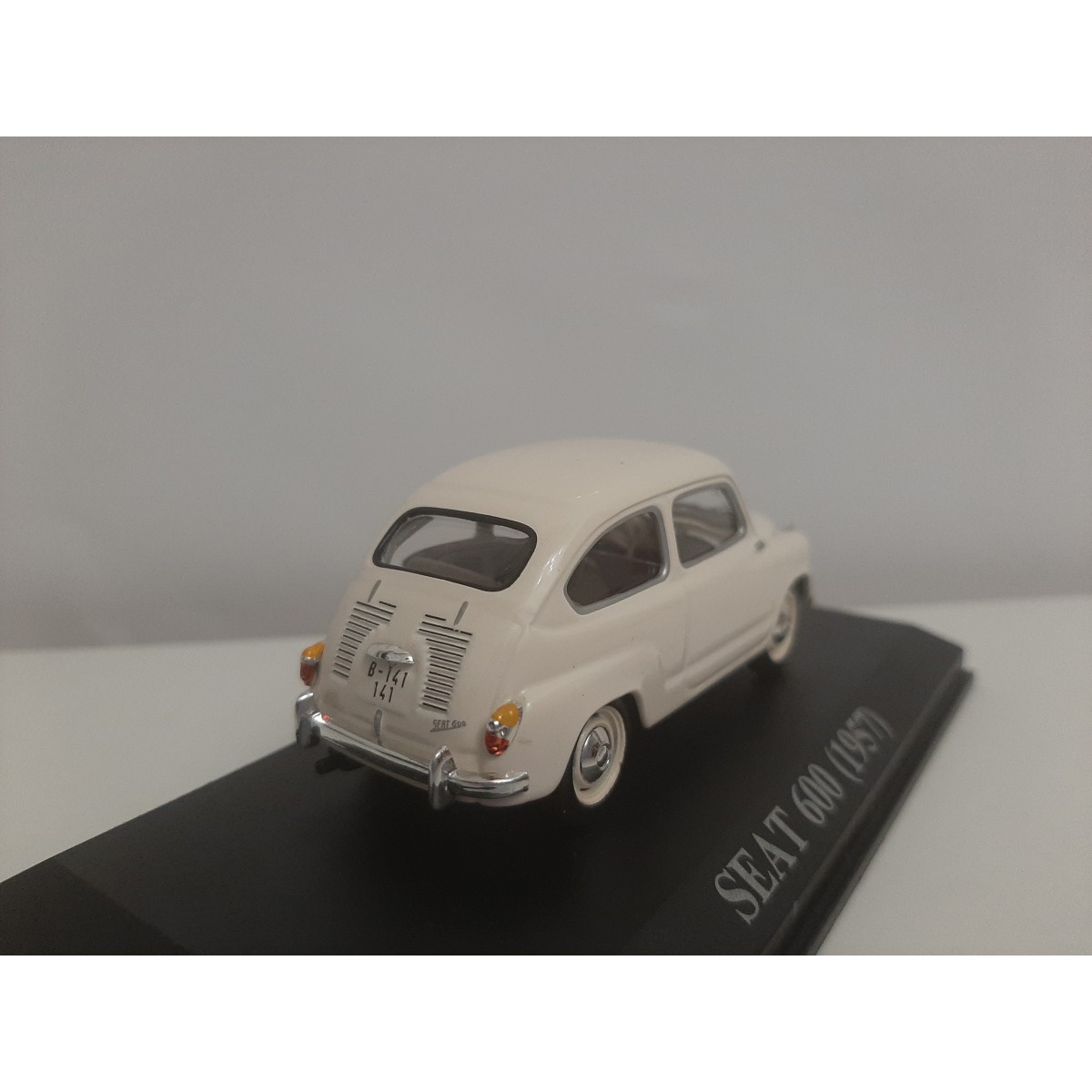 Modèle Réduit SEAT 600 1957 Auto-école - Échelle 1/43 IXO - Neuf En Boîte