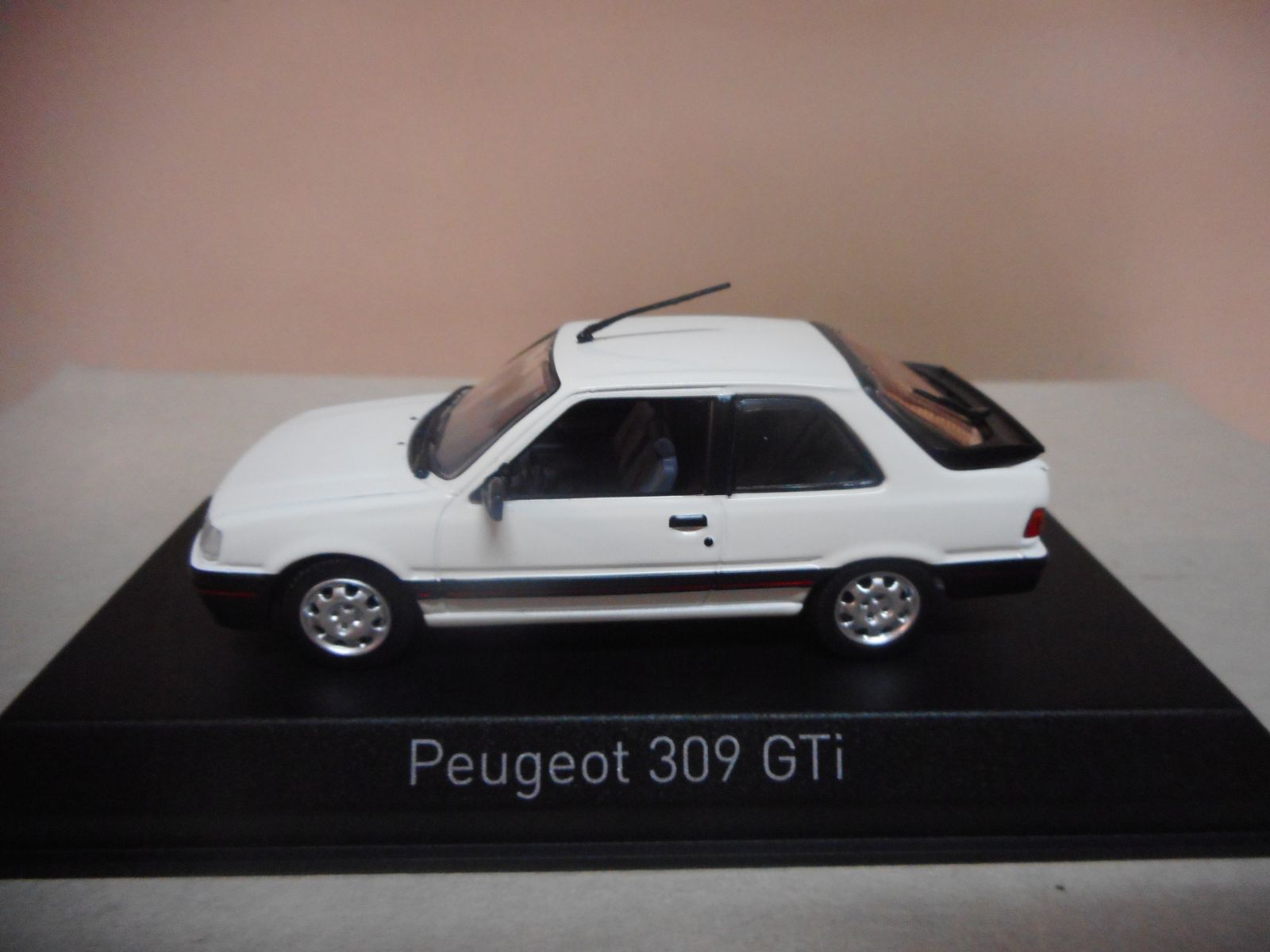 ノレブ 1/43 プジョー 309 GTi 1987 タルボ デカール シルバー PEUGEOT 309 1987 GTi FUTURA GREY WITH PTS DECO 1:43 NOREV 473910