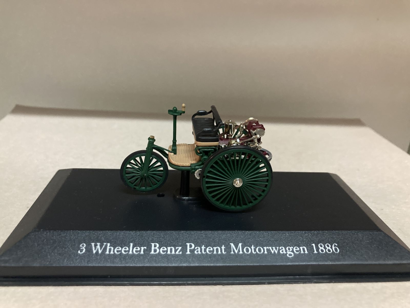 3 WHEELER BENZ PATENT MOTORWAGEN 1886 1:43 ALTAYA IXO EX COL