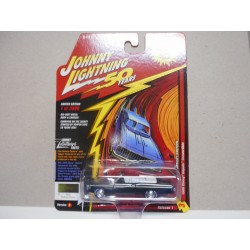 CHEVROLET IMPALA CONVERTIBLE 1969 GREEN 1:64 JOHNNY LIGHTNING