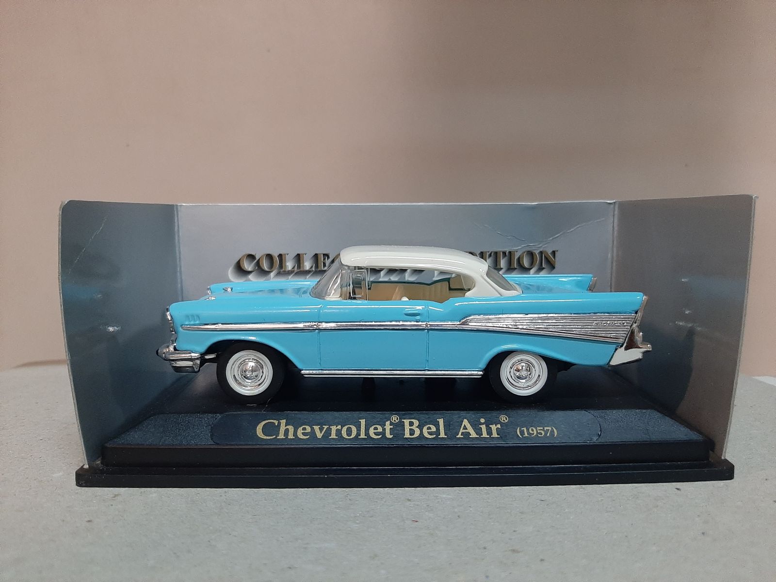 CHEVROLET BEL AIR 1957 1:43 ROAD SIGNATURE USADO/EX PRIVADO - BCN