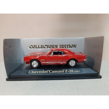 CHEVROLET CAMARO Z-28 1967 1:43 ROAD SIGNATURE USADO/EX PRIVADO