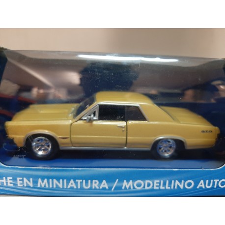PONTIAC GTO 1:43 ROAD SIGNATURE USADO/EX PRIVADO