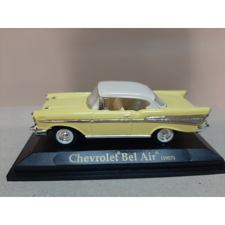 CHEVROLET BEL AIR 1957 COUPE 1:43 ROAD SIGNATURE USADO/EX PRIVADO