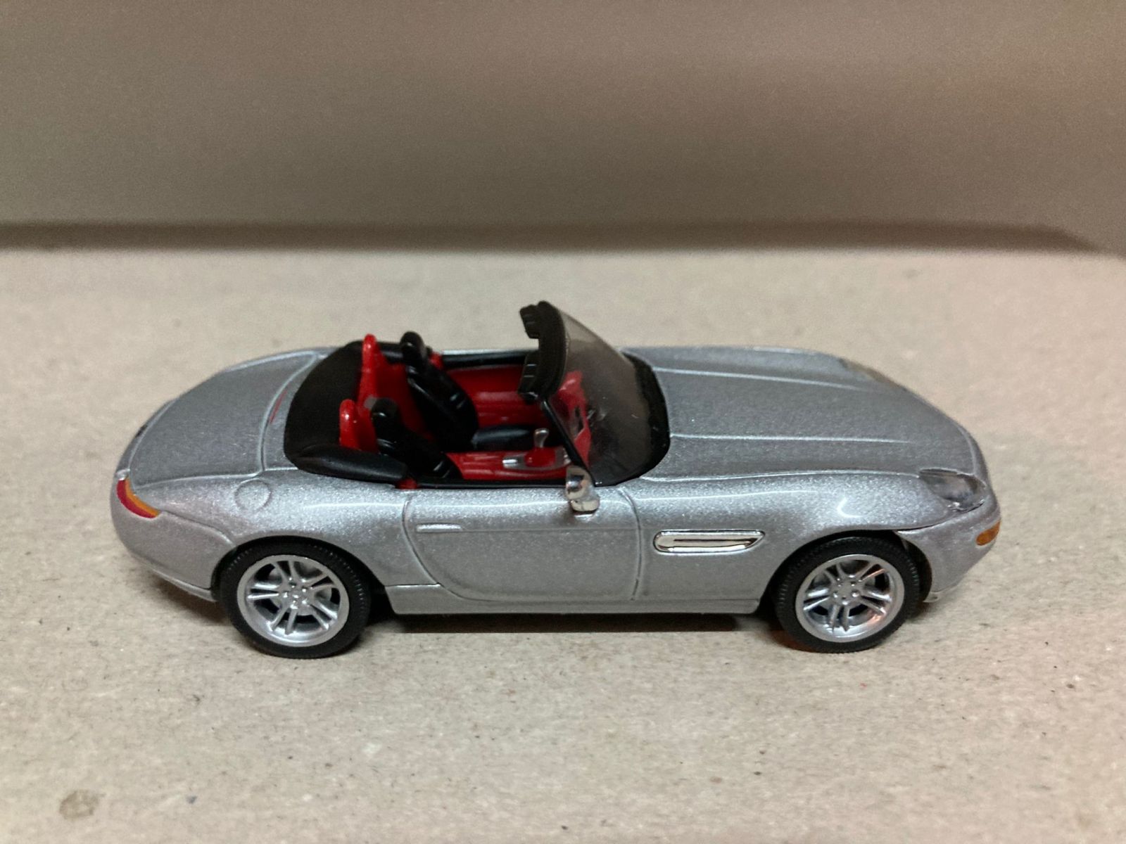 ミニカー HOT WHEELS   BMW  Z8 1/18 Scale Hot Wheels BMW Z8 Black Diecast - Used | eBay
