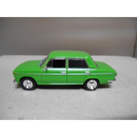 MOSKVITCH 2140 GREEN 1:43 DeAGOSTINI IXO USADO/EX PRIVADO