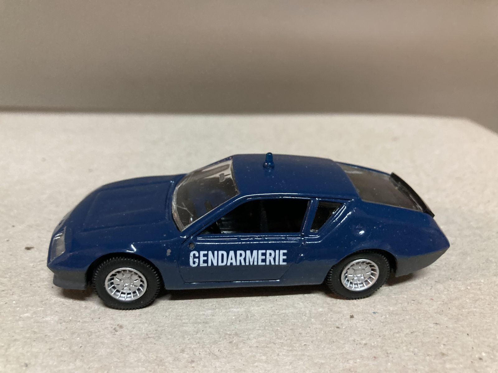 アルピーヌ　A310 GENDARMERIE ノレブ　ルノー　シトロエン Amazon | ミニカー 1/18 ルノー アルピーヌ A310 ノレブ NOREV 1