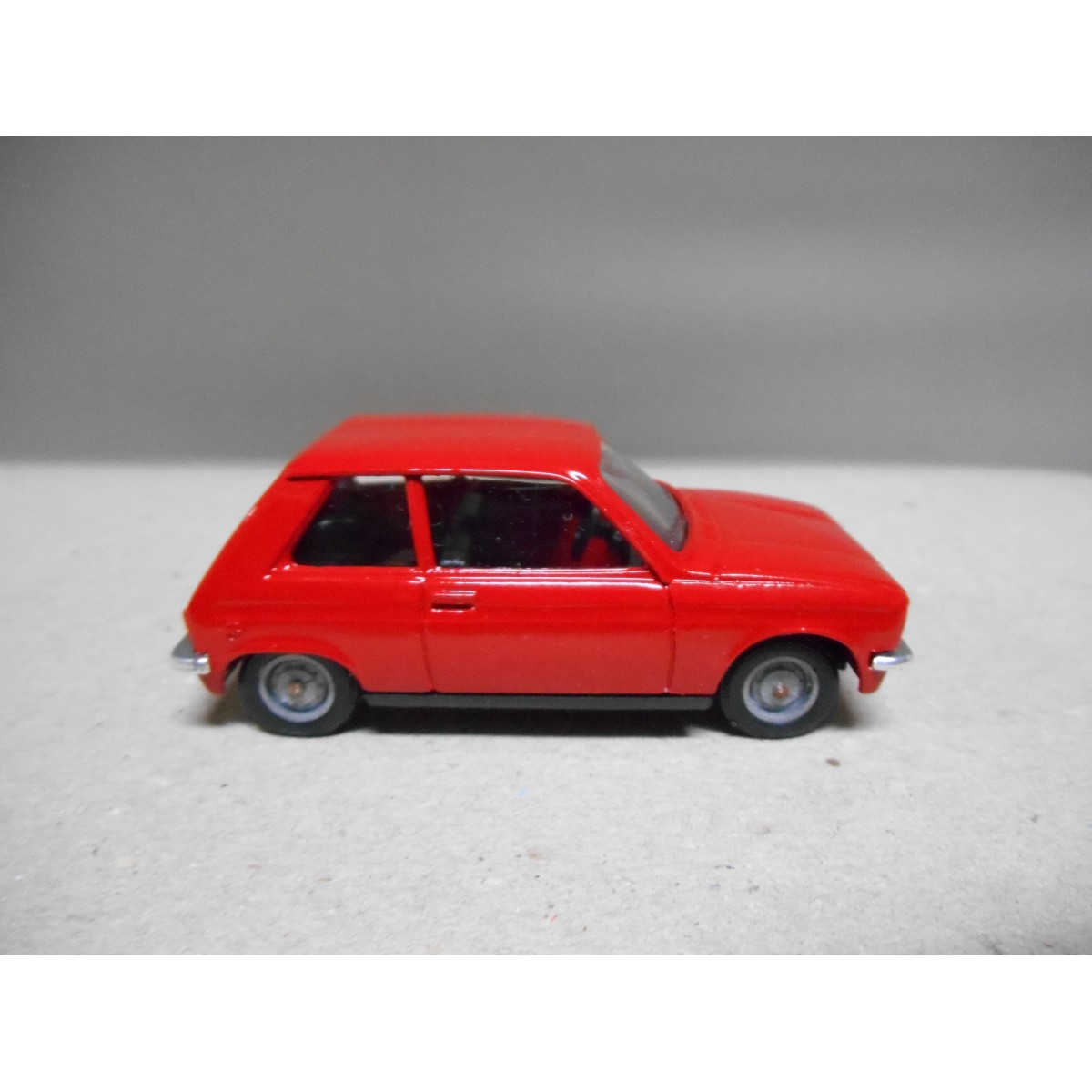 Solido n°1316, Peugeot 104 ZS rouge de 1972, 1/43e | UK