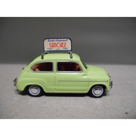 SEAT 600 AUTOESCUELA SANCHEZ 1968 1:43 SALVAT SOLIDO USADO/EX PRIVADO/NO CAJA