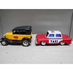 LOTE DE 2 COCHES DE JUGUETE RETROFRICCION TAXI USADO