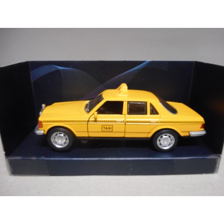 TAXI NEW YORK/AMARILLO TIPO MERCEDES 12cm LARGO USADO/EX PRIVADO