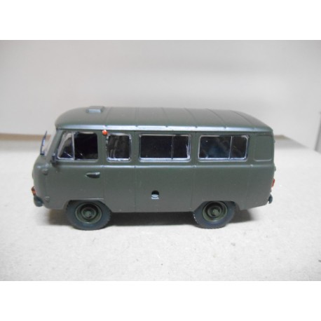 UAZ-452 MINIBUS 1:43 DeAGOSTINI IXO USADO/EX PRIVADO