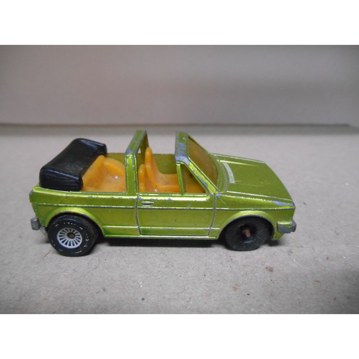 VOLKSWAGEN GOLF 1 CABRIO CLS ESCOGER/CHOOSE/CHOISIR 1:55 SIKU 1033
