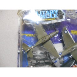 MILITARY AIR FIGHTER WW II P-40 WARHAWK & P-47 THUNDERBOLT 1:144 JOHNNY LIGHTNING