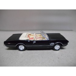 OLDSMOBILE CUTLASS 442 CABRIOLET 1966 1:43 NEW RAY USADO/NO CAJA/VER FOTOS