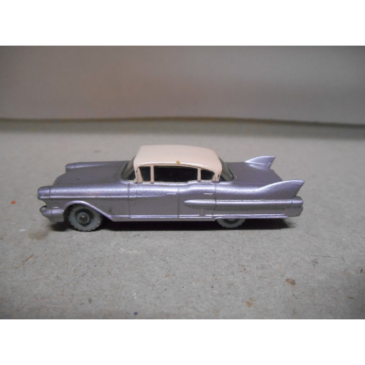 MATCHBOX LESNEY 27 CADILLAC SIXTY SPECIAL 1:66 USADO/NO CAJA - BCN